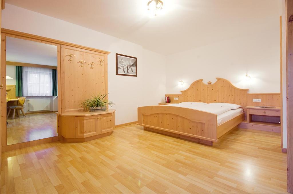 Aparthotel Garni Cristin & Dep Antina Colfosco Pokoj fotografie